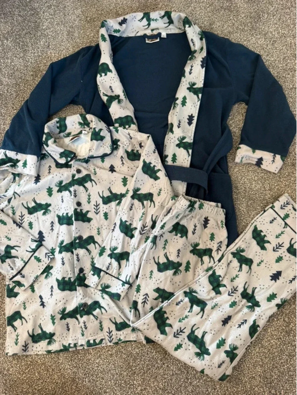 Boy’s 2 piece pajama set with robe bears moose size 6